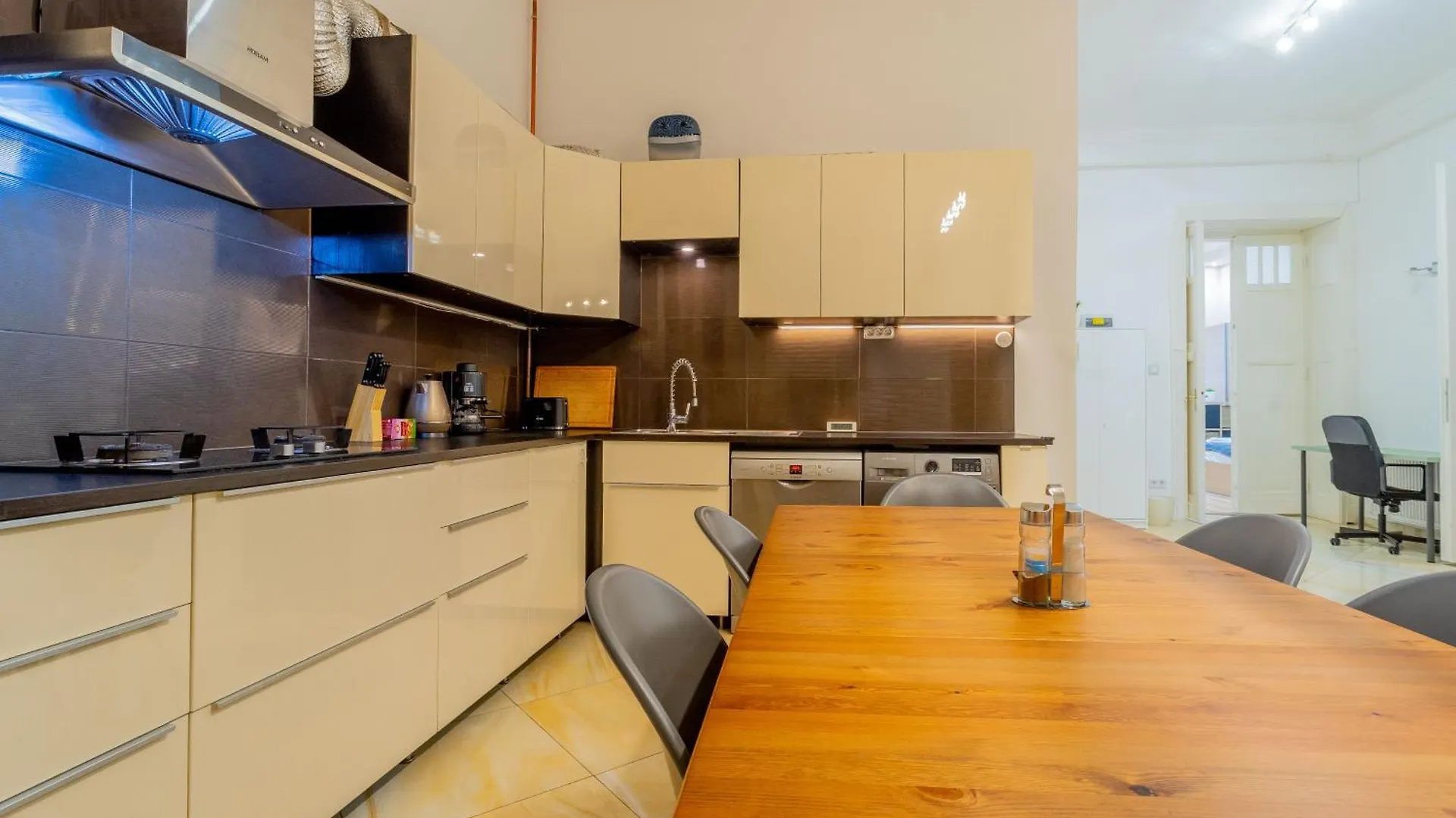 Efad Lux Apartments 2 Budapest 0*,  Hungary
