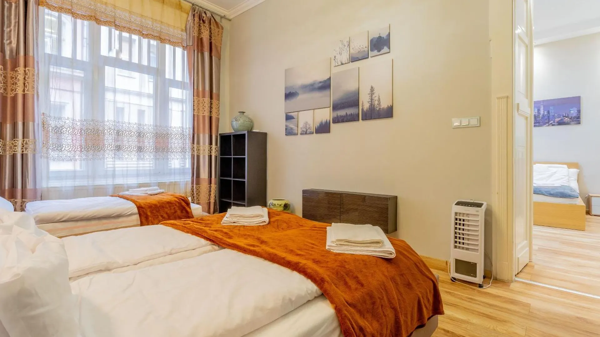 Efad Lux Apartments 2 Budapest 0*,  Hungary
