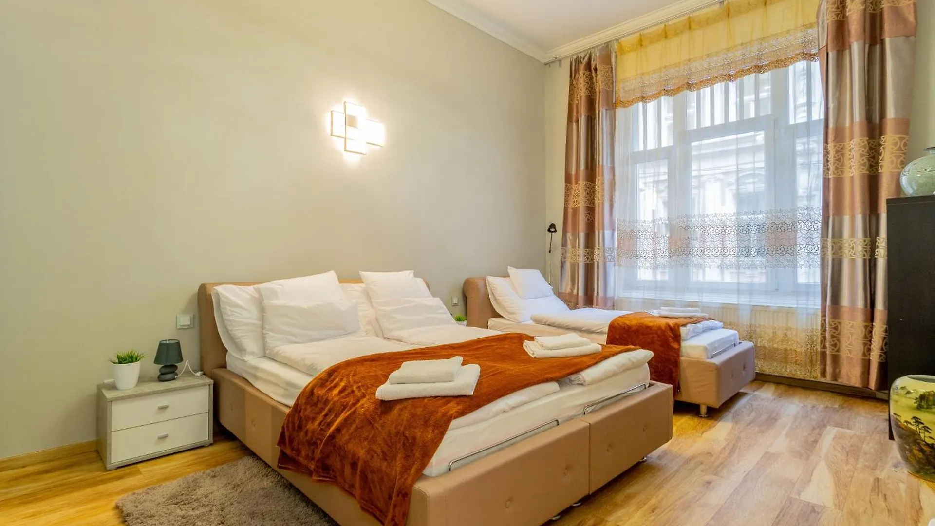 Efad Lux Apartments 2 Budapest 0*,  Hungary
